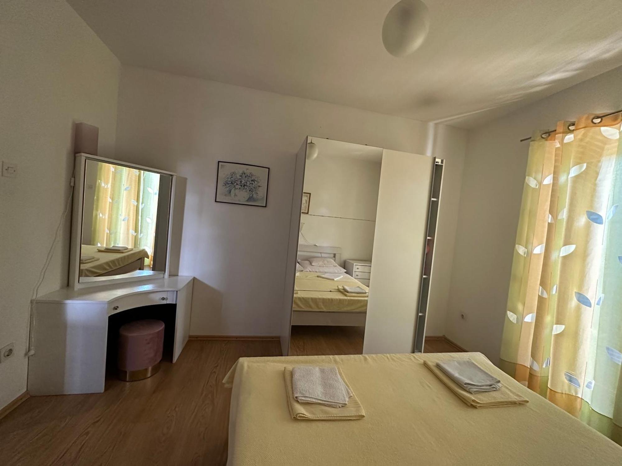 Apartmani Ira Crikvenica Bagian luar foto
